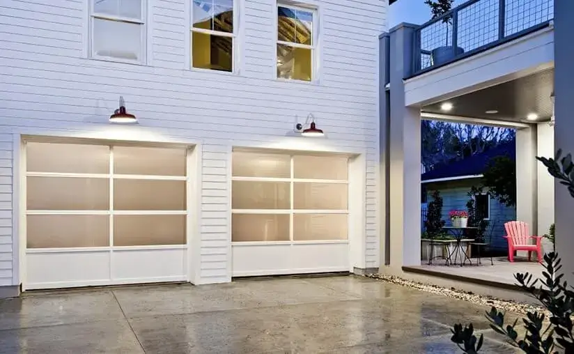 avante-av-frosted-white-garage-door