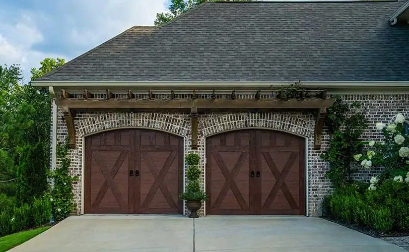 canyon-ridge-4-layer-design21-solid13-walnut-garage-door