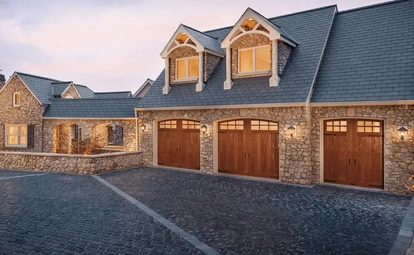 canyon-ridge-5-layer-design13-arch3-window-medium-three-single-garage-door