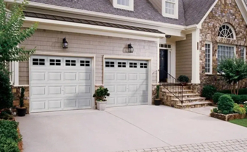 classic-steel-short-elegant-colonial-window-white-garage-door-01