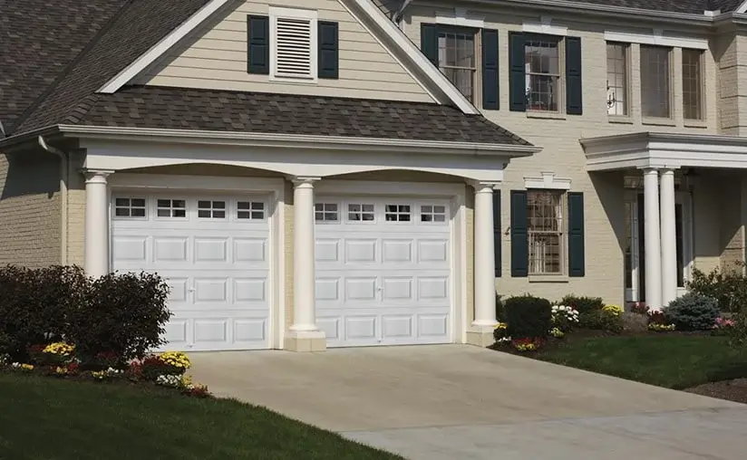 classic-steel-short-elegant-colonial-window-white-garage-door-02