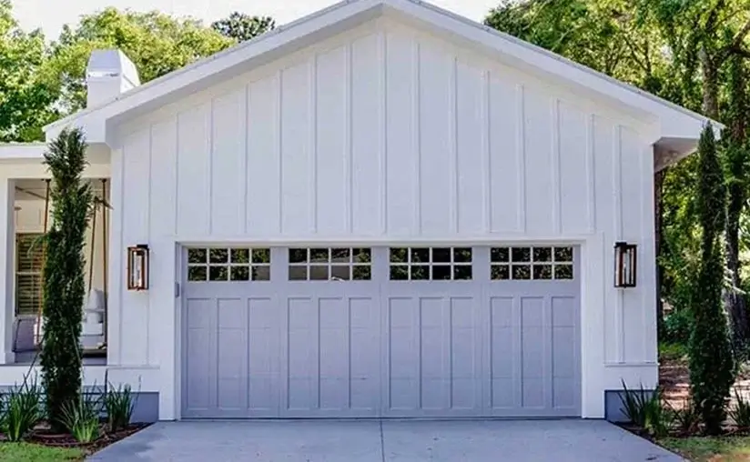 coachman-design13-sq24-window-white-white-garage-door