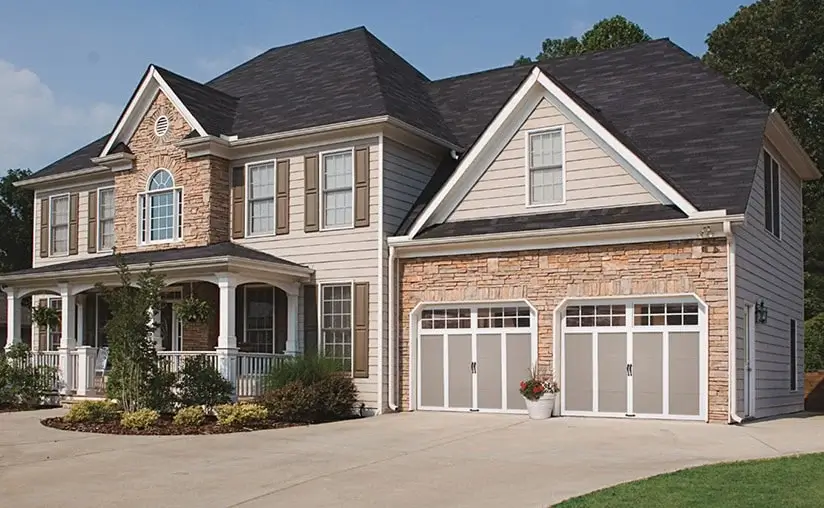 grand-harbor-design12-sq24-sandtone-garage-door